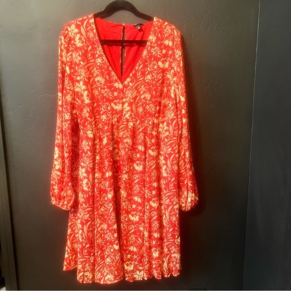Torrid Red/Orange & tan with metallic thread long sleeve midi dress Size 2 - Picture 3 of 13